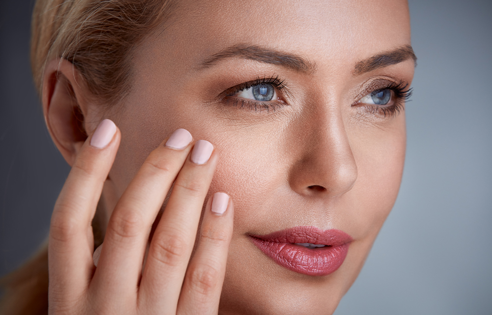 Préparez votre peau avec soin pour obtenir un maquillage naturel impeccable.